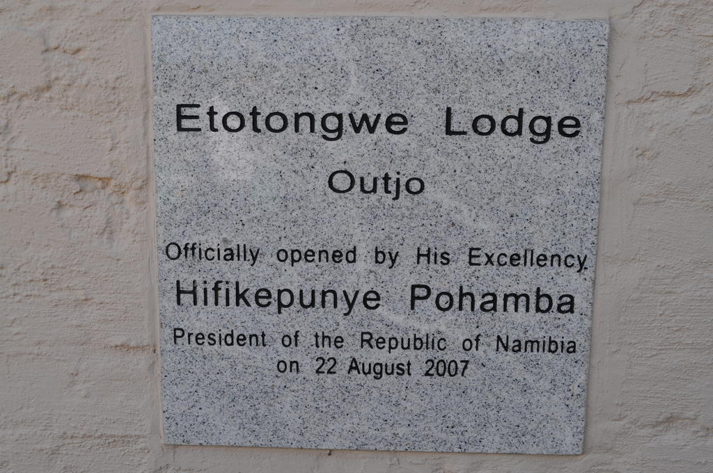Etotongwe Lodge 아웃조 외부 사진