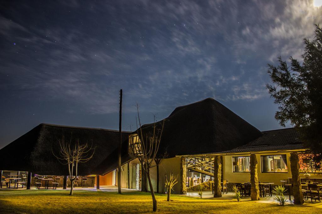 Etotongwe Lodge 아웃조 외부 사진