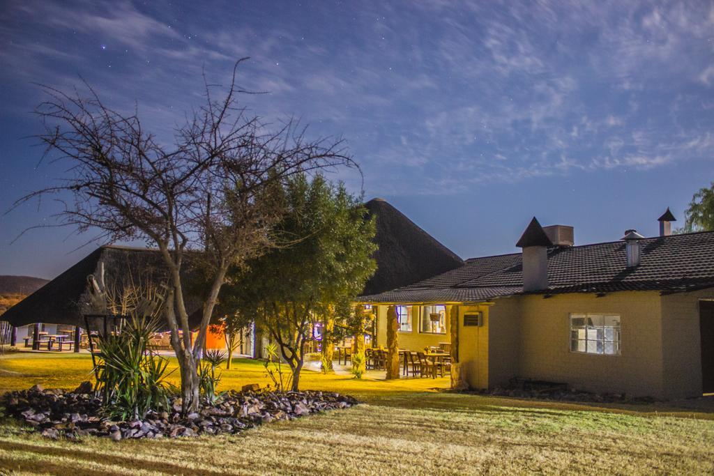 Etotongwe Lodge 아웃조 외부 사진